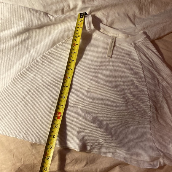 Aritzia thermal crop top - Picture 4 of 4